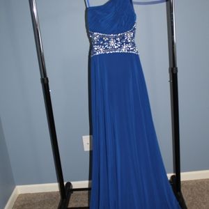Evening dresses/prom